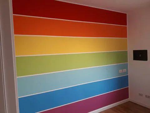 Decorazione pareti d'interni — locale commerciale